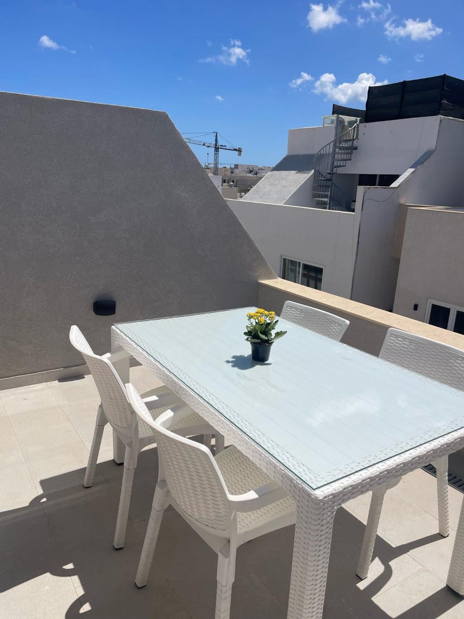 Three Bedroom Penthouse San Ġwann Kültér fotó